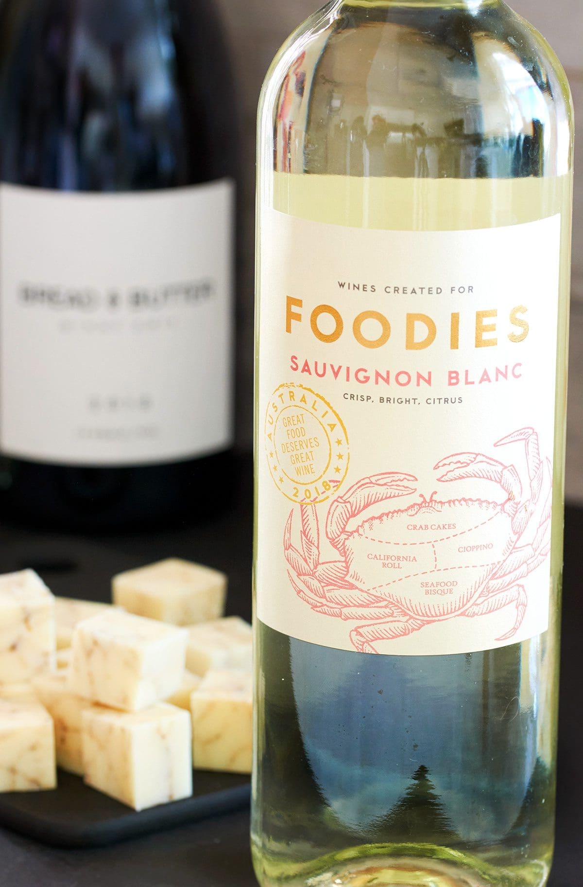bottle of white and red wine for best wine with BBQ article.